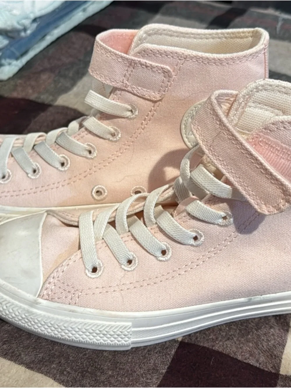 Converse Kids High-Top Sneakers in Light Pink